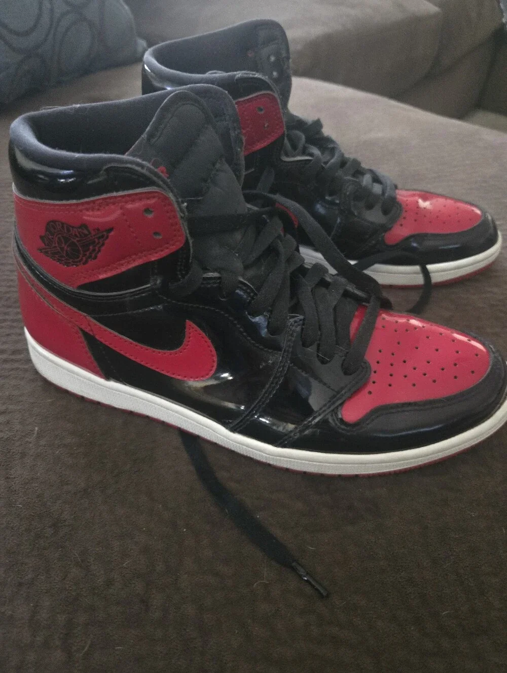 Rare Retro Gem, Nike Air Jordan 1 Retro High OG - Black/Red